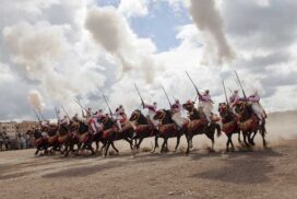 Marocco e il Cavallo. Il cavallo è fortemente legato alla storia dei marocchini. La prima razza di cavalli nella storia del Nord Africa è il Barba, apparso, probabilmente più di 3000 anni fa.