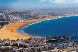 Oggi, Agadir, è la località balneare più grande di tutto il Marocco, soprattutto per il suo clima mite durante tutto l'anno.